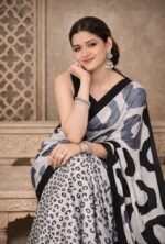 Italian Crepe Printed Saree with Blouse Piece - Image 3